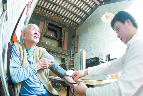 当年乞儿如今千里报恩