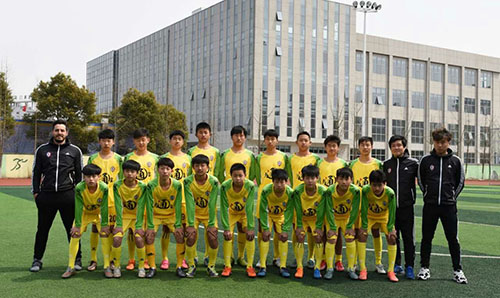 牵手大健康 共圆足球梦