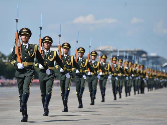 当军人路过我身边