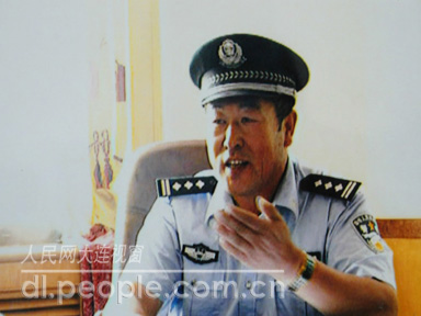 赵振金：为人民群众当民警